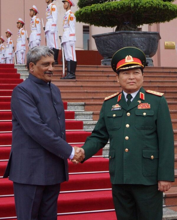 Bộ trưởng Quốc phòng Ấn Độ Shri Parrikar và Bộ trưởng Quốc phòng Việt Nam, Đại tướng Ngô Xuân Lịch.  - Sputnik Việt Nam