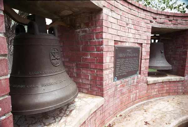 Chiếc chuông bị lính Mỹ đánh cắp từ nhà thờ Công giáo tại thị trấn Balangiga đảo Samar năm 1901, trong thời gian cuộc chiến Philippine-Mỹ. Chiếc chuông bị lính Mỹ đánh cắp từ nhà thờ Công giáo tại thị trấn Balangiga đảo Samar năm 1901, trong thời gian cuộc chiến Philippine-Mỹ. - Sputnik Việt Nam