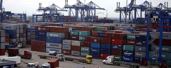 Bãi container hàng hóa tại cảng Cát Lái - Sputnik Việt Nam