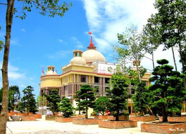 Dinh thự nguy nga của gia đình đại gia Trầm Bê tại quê nhà Trà Vinh - Sputnik Việt Nam