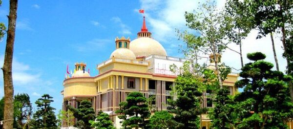 Dinh thự nguy nga của gia đình đại gia Trầm Bê tại quê nhà Trà Vinh Dinh thự nguy nga của gia đình đại gia Trầm Bê tại quê nhà Trà Vinh - Sputnik Việt Nam