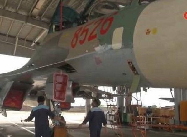 Chiếc Su-27UBK 8526 Chiếc Su-27UBK 8526 - Sputnik Việt Nam