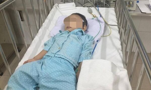 Hình ảnh mới nhất của cháu T.A. ngày 7/8 khi đang điều trị tại BV Nhi Trung ương. Hình ảnh mới nhất của cháu T.A. ngày 7/8 khi đang điều trị tại BV Nhi Trung ương. - Sputnik Việt Nam