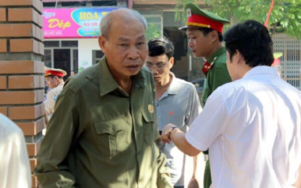 Bị cáo Triển cho rằng chia đất cho cán bộ là... sáng kiến hoàn thành kế hoạch được giao. - Sputnik Việt Nam