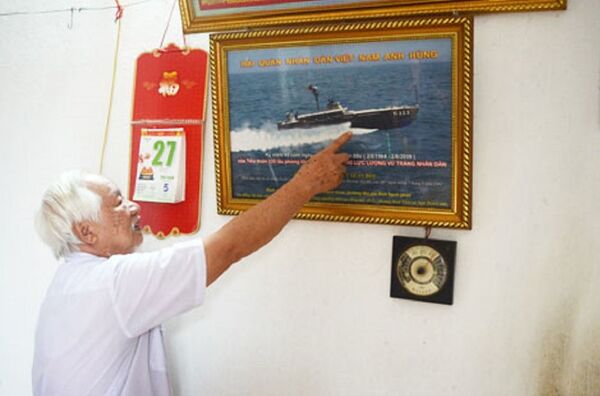 Đại tá Nguyễn Xuân Bột, người chỉ huy trận đánh tàu Maddox năm xưa. Đại tá Nguyễn Xuân Bột, người chỉ huy trận đánh tàu Maddox năm xưa. - Sputnik Việt Nam