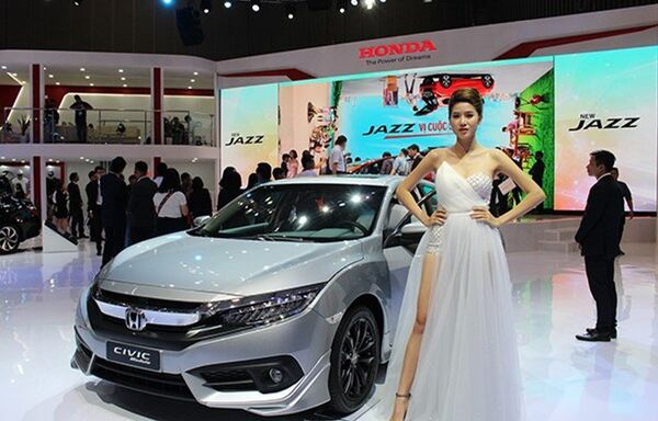 Dân chờ thuế giảm, thị trường ôtô Việt Nam tụt dốc - Sputnik Việt Nam