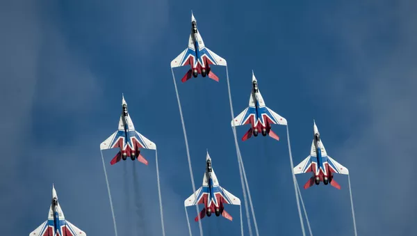 Nhóm phi công biểu diễn Strizhi - Sputnik Việt Nam