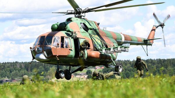 Đổ bộ lính đặc nhiệm  của “Rosgvardia” từ Mi-8/17. - Sputnik Việt Nam