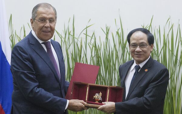 Ngoại trưởng Nga Sergei Lavrov và Tổng thư ký ASEAN Lê Lương Minh - Sputnik Việt Nam