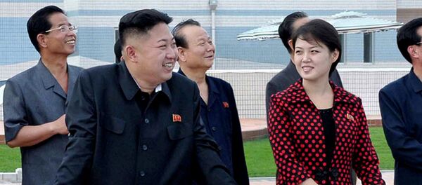 Nhà lãnh đạo Bắc Triều Tiên Kim Jong-un và người vợ - Sputnik Việt Nam