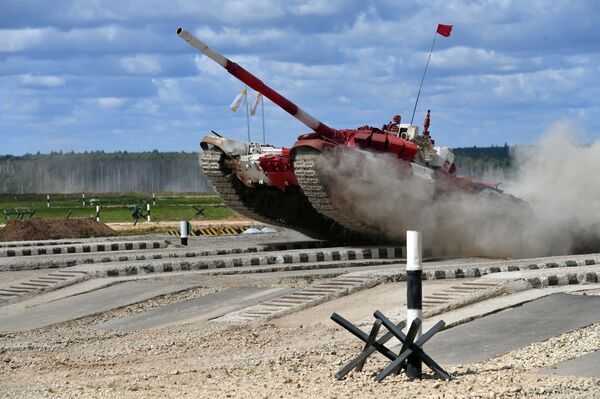 Ngoại ô Moskva. Thao trường Alabino. Đội Nga trong cuộc thi Tank biathlon trong khuôn khổ Thế vận hội Quân đội - 2017. - Sputnik Việt Nam