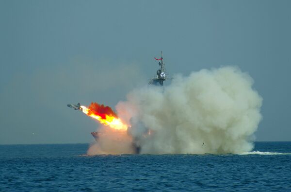  Tàu tên lửa lớp Molniya thực hiện bắn pháo - Sputnik Việt Nam