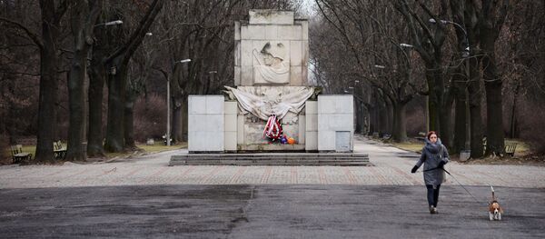 Di tích vinh danh Hồng quân Liên Xô ở Warszawa, Ba Lan - Sputnik Việt Nam