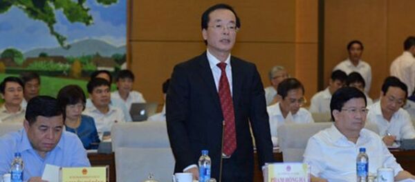 Bộ trưởng Phạm Hồng Hà trả lời tại phiên họp Uỷ ban Thường vụ Quốc hội Bộ trưởng Phạm Hồng Hà trả lời tại phiên họp Uỷ ban Thường vụ Quốc hội - Sputnik Việt Nam