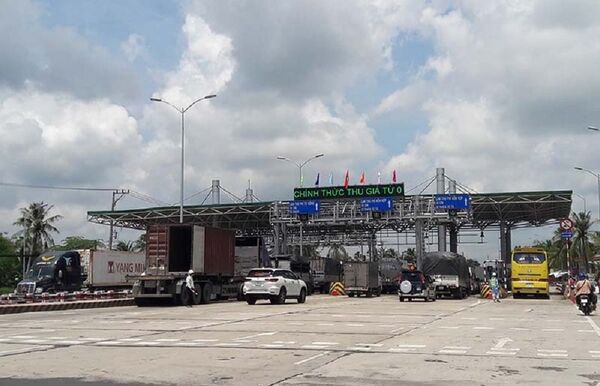 Trạm thu phí BOT Cai Lậy - Tiền Giang thu phí từ 1-8 nhưng bị tài xế phản ứng - Sputnik Việt Nam