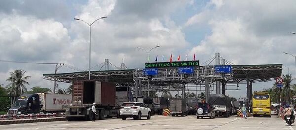 Trạm thu phí BOT Cai Lậy - Tiền Giang thu phí từ 1-8 nhưng bị tài xế phản ứng Trạm thu phí BOT Cai Lậy - Tiền Giang thu phí từ 1-8 nhưng bị tài xế phản ứng - Sputnik Việt Nam