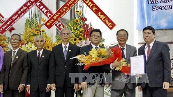 Lễ ra mắt Hội đồng quản trị nhà trường tại lễ công bố và đón nhận quyết định thành lập Trường Kinh thánh Cơ Đốc tại TP Hồ Chí Minh, thuộc Giáo hội Cơ Đốc Phục Lâm Việt Nam. - Sputnik Việt Nam