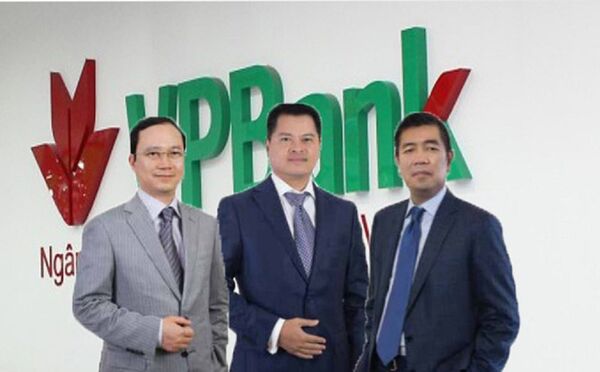 Từ trái sang: Ông Bùi Hải Quân - ông Ngô Chí Dũng - ông Lô Bằng Giang - Sputnik Việt Nam