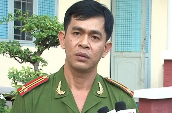 Trung tá Nguyễn Thành Nhân - đội trưởng đội 8 trong lần trả lời báo chí về các nhóm lừa đảo sử dụng công nghệ ca Trung tá Nguyễn Thành Nhân - đội trưởng đội 8 trong lần trả lời báo chí về các nhóm lừa đảo sử dụng công nghệ ca - Sputnik Việt Nam