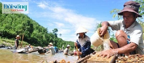 Người dân tìm vàng sa khoáng - Sputnik Việt Nam