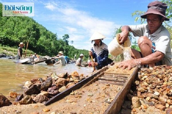 Người dân tìm vàng sa khoáng - Sputnik Việt Nam