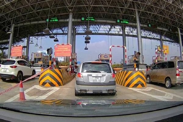 Điều lạ lùng tại BOT Pháp Vân: Có che giấu gì? Điều lạ lùng tại BOT Pháp Vân: Có che giấu gì? - Sputnik Việt Nam