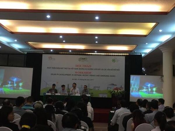 Nhà đầu tư mong muốn có chính sách giá điện mặt trời dài hơi và ổn định hơn ở Việt Nam. - Sputnik Việt Nam