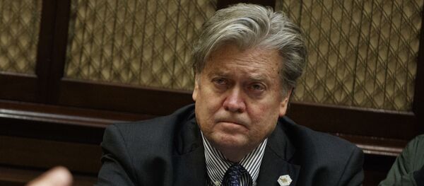 Steve Bannon với Donald Trump ở Nhà Trắng - Sputnik Việt Nam