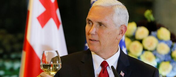 Mike Pence và rượu - Sputnik Việt Nam