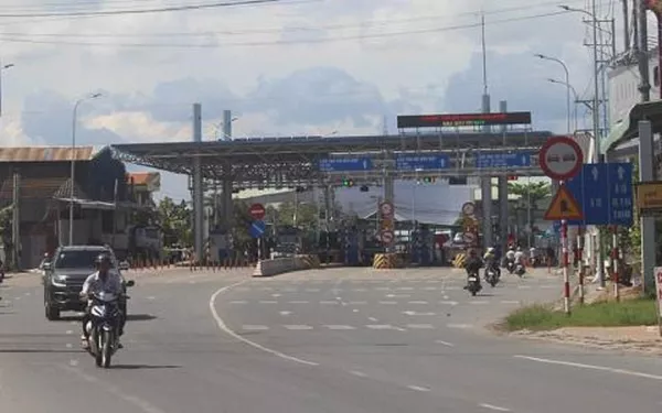 UBND tỉnh An Giang đã nhiều lần làm việc với Bộ GTVT và chủ đầu tư dự án BOT T2 nhưng Bộ chỉ đồng ý miễn giảm phí chứ không di dời trạm. UBND tỉnh An Giang đã nhiều lần làm việc với Bộ GTVT và chủ đầu tư dự án BOT T2 nhưng Bộ chỉ đồng ý miễn giảm phí chứ không di dời trạm. - Sputnik Việt Nam