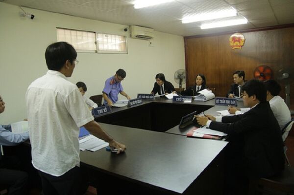 HĐXX quyết định hoãn phiên tòa bổ sung chứng cứ và triệu tập thêm đương sự - Sputnik Việt Nam