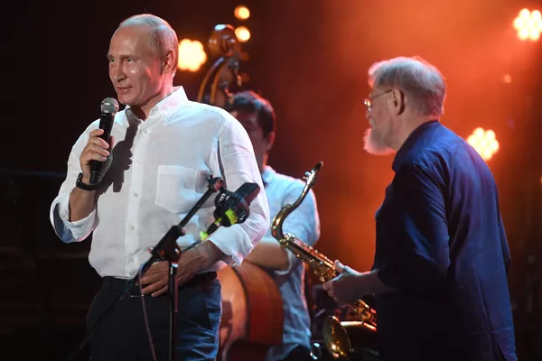 Tổng thống Nga Vladimir Putin thăm Liên hoan âm nhạc Koktebel Jazz Party 2017 Tổng thống Nga Vladimir Putin thăm Liên hoan âm nhạc Koktebel Jazz Party 2017 - Sputnik Việt Nam