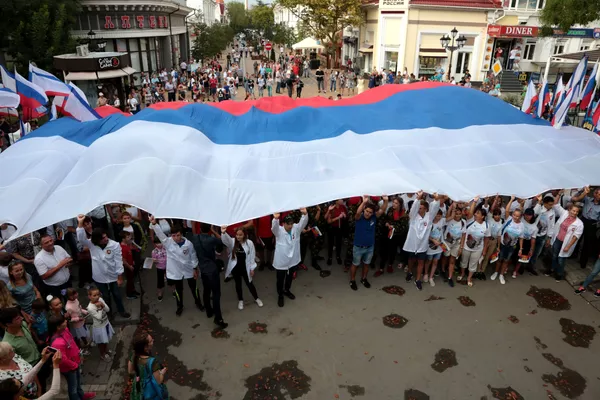 22 tháng Tám. Những người tham dự Lễ hội kỷ niệm Ngày Quốc kỳ Nga tại Simferopol 22 tháng Tám. Những người tham dự Lễ hội kỷ niệm Ngày Quốc kỳ Nga tại Simferopol - Sputnik Việt Nam
