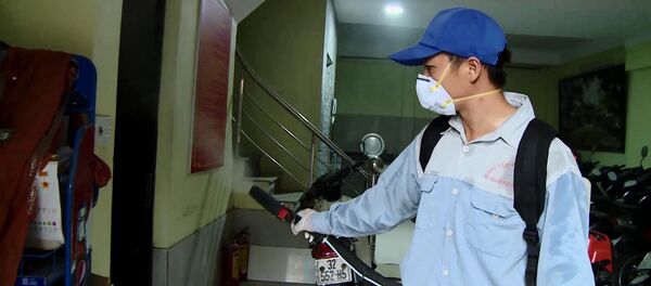 Công tác diệt muỗi chống dịch bệnh sốt xuất huyết tại Hà Nội. - Sputnik Việt Nam