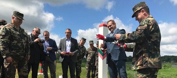 Litva tiếp tục củng cố biên giới với Kaliningrad của Nga bằng việc dựng rào ngăn - Sputnik Việt Nam