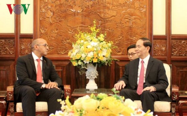 Chủ tịch nước chuyển lời chào và lời chúc sức khỏe tới Chủ tịch Raul Castro và các vị Lãnh đạo Đảng và Nhà nước Cuba. Chủ tịch nước chuyển lời chào và lời chúc sức khỏe tới Chủ tịch Raul Castro và các vị Lãnh đạo Đảng và Nhà nước Cuba. - Sputnik Việt Nam