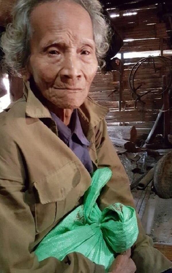 Thảm sát 18 phu vàng bắt nguồn từ hủ tục săn máu của người Cơ Tu.  - Sputnik Việt Nam