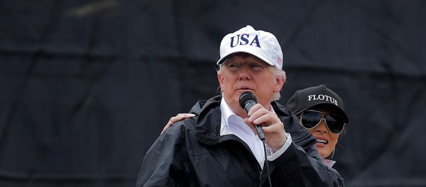 Donald Trump đến thăm Corpus Christi - thành phố bị ảnh hưởng bởi lũ lụt. Donald Trump đến thăm Corpus Christi - thành phố bị ảnh hưởng bởi lũ lụt. - Sputnik Việt Nam