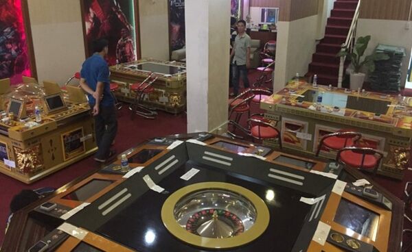 Các máy đánh bạc tại “ổ” bạc của Liu Wen - Sputnik Việt Nam