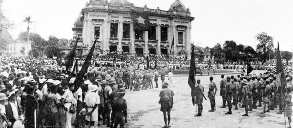 Toàn cảnh cuộc mít tinh tại Nhà hát lớn tháng 8/1945. - Sputnik Việt Nam