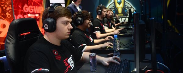 Những người tham gia vòng chung kết của giải đấu Liên đoàn châu lục Liên minh huyền thoại. - Sputnik Việt Nam