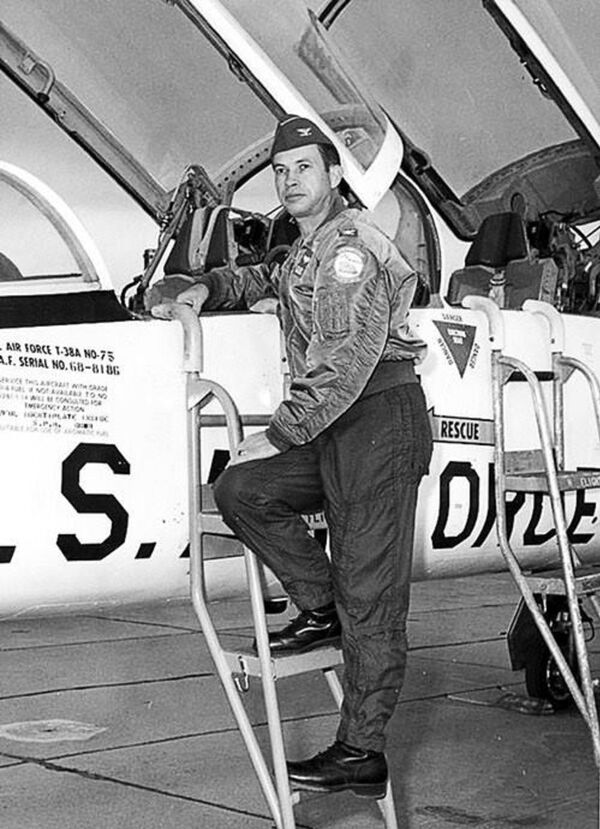 Chuyên gia diệt MiG Noóc-man Ga-đi-xơ Chuyên gia diệt MiG Noóc-man Ga-đi-xơ - Sputnik Việt Nam