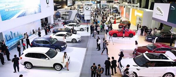 Sau 20 năm mở cửa cho các liên doanh sản xuất ôtô với nhiều ưu đãi nhưng vẫn chưa có thương hiệu ôtô Việt Nam. - Sputnik Việt Nam