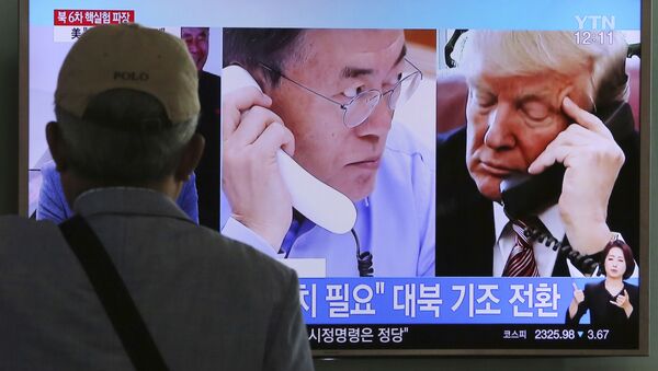 Donald Trump và Moon Jae-in nói về vũ khí - Sputnik Việt Nam