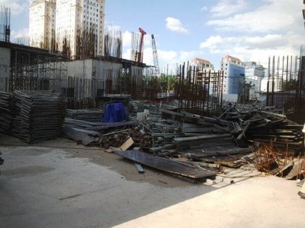 Bất chấp lệnh cấm của chính quyền Hà Nội, Faros vẫn hồn nhiên thi công. Bất chấp lệnh cấm của chính quyền Hà Nội, Faros vẫn hồn nhiên thi công. - Sputnik Việt Nam