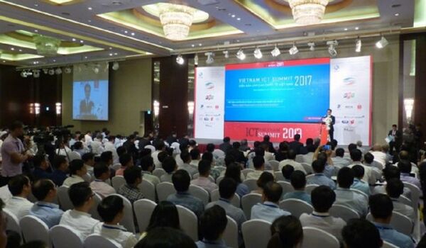 Toàn cảnh Vietnam ICT Summit 2017 trong phiên khai mạc Toàn cảnh Vietnam ICT Summit 2017 trong phiên khai mạc - Sputnik Việt Nam