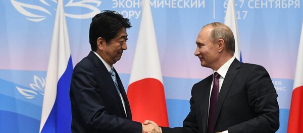 Thủ tướng Nhật Shinzo Abe và Tổng thống Nga Vladimir Putin - Sputnik Việt Nam