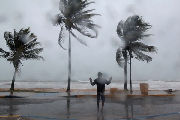 Siêu bão Irma hoành hành ở Puerto Rico. - Sputnik Việt Nam