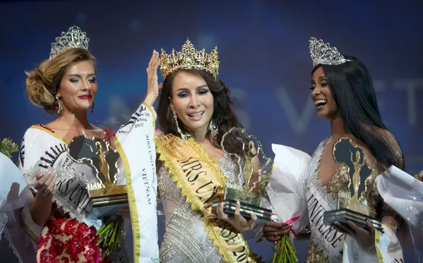 Người chiến thắng trong cuộc thi sắc đẹp Mrs Universe 2017 - Hoa hậu quý bà Hoàn vũ thế giới - Hoa hậu quý bà Việt Nam” Lưu Hoàng Trâm. Người chiến thắng trong cuộc thi sắc đẹp Mrs Universe 2017 - Hoa hậu quý bà Hoàn vũ thế giới - Hoa hậu quý bà Việt Nam” Lưu Hoàng Trâm. - Sputnik Việt Nam