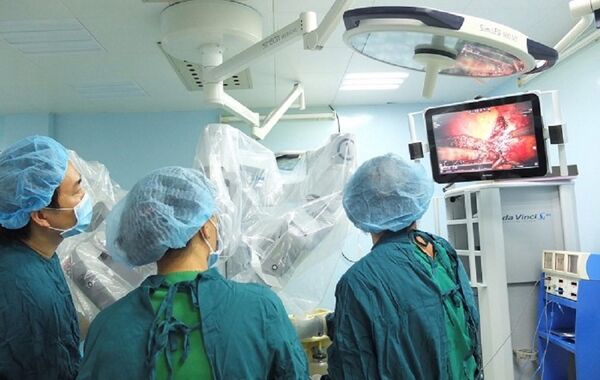 Phẫu thuật robot cắt u phổi tại BV Bình Dân Phẫu thuật robot cắt u phổi tại BV Bình Dân - Sputnik Việt Nam